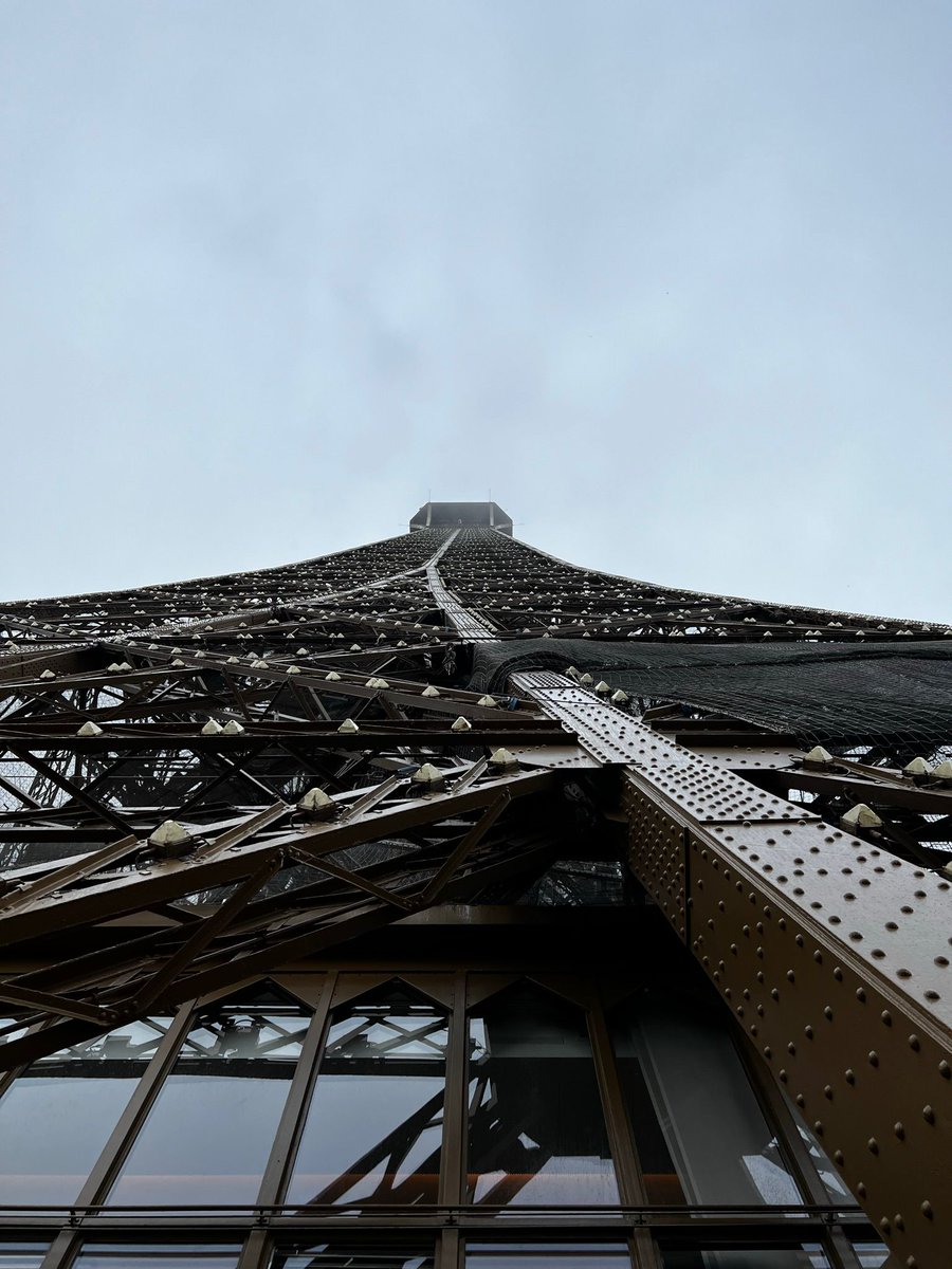 Fuen_97's tweet photo. Torre Eiffel https://t.co/h4grVhKVkE