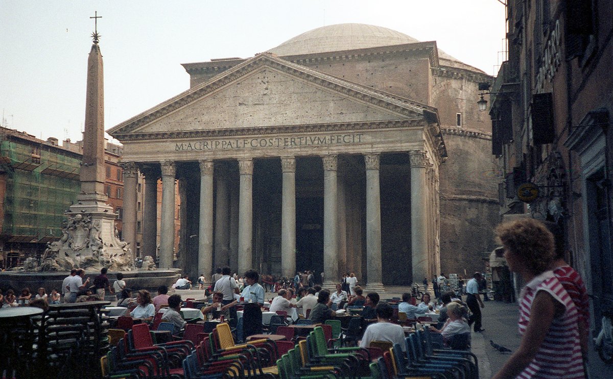 Piazza della Rotonda (1985) #pantheon #roma romaierioggi.it