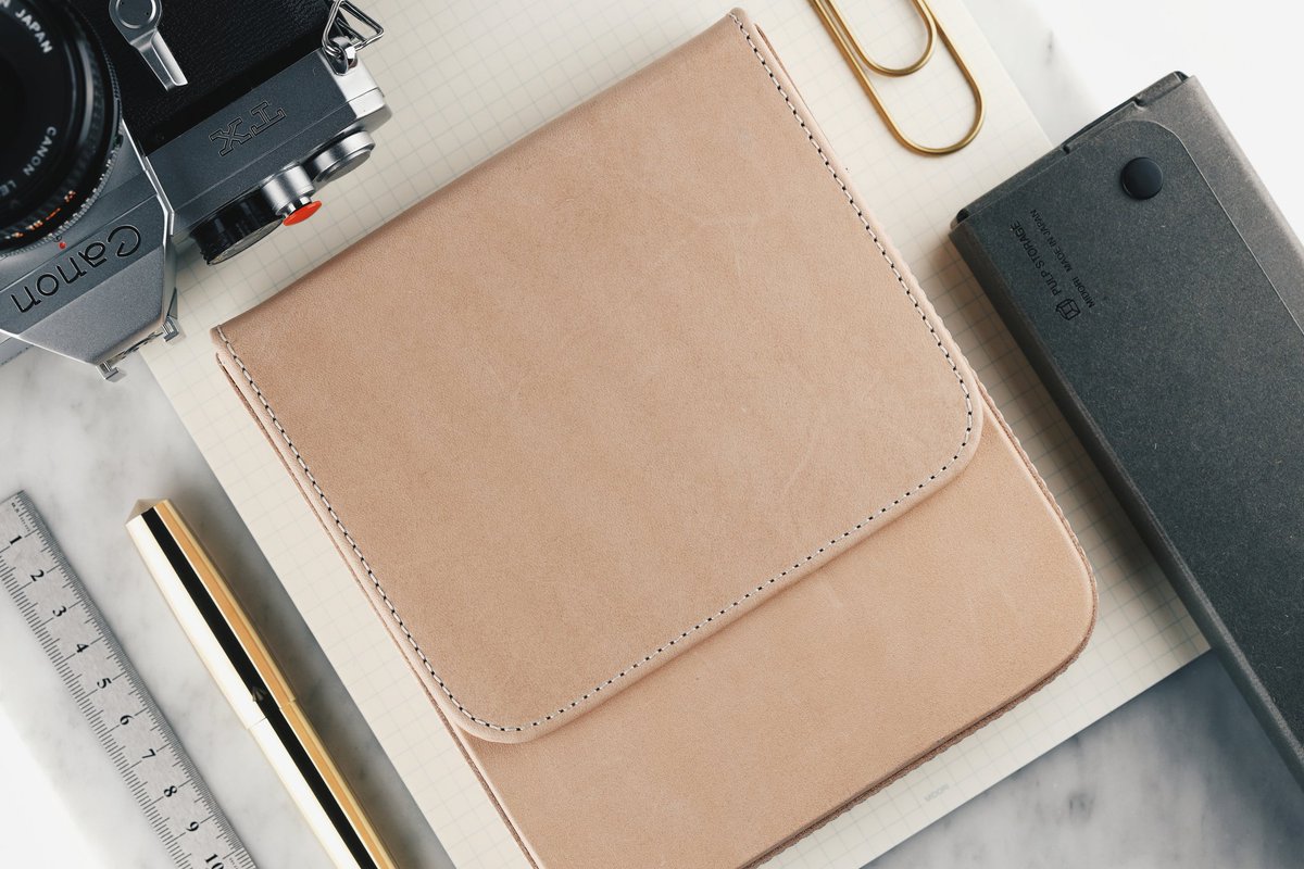 NEW #REVIEW! Looking at the <a href="/GalenLeather/">galen leather</a> Magnum Opus pen case - The Best pen case of the moment? | READ IT HERE: pencilcaseblog.com/2023/03/review… | #galenleather #penaddict #pencase #thepencilcaseblog