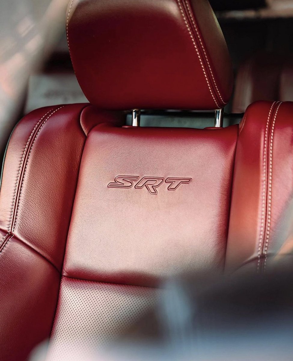 SureskyCDJR's tweet image. A seat fit for a captain. 🧑‍✈️

#DodgeDurango #SureskyCDJR #middletownny #goshenny