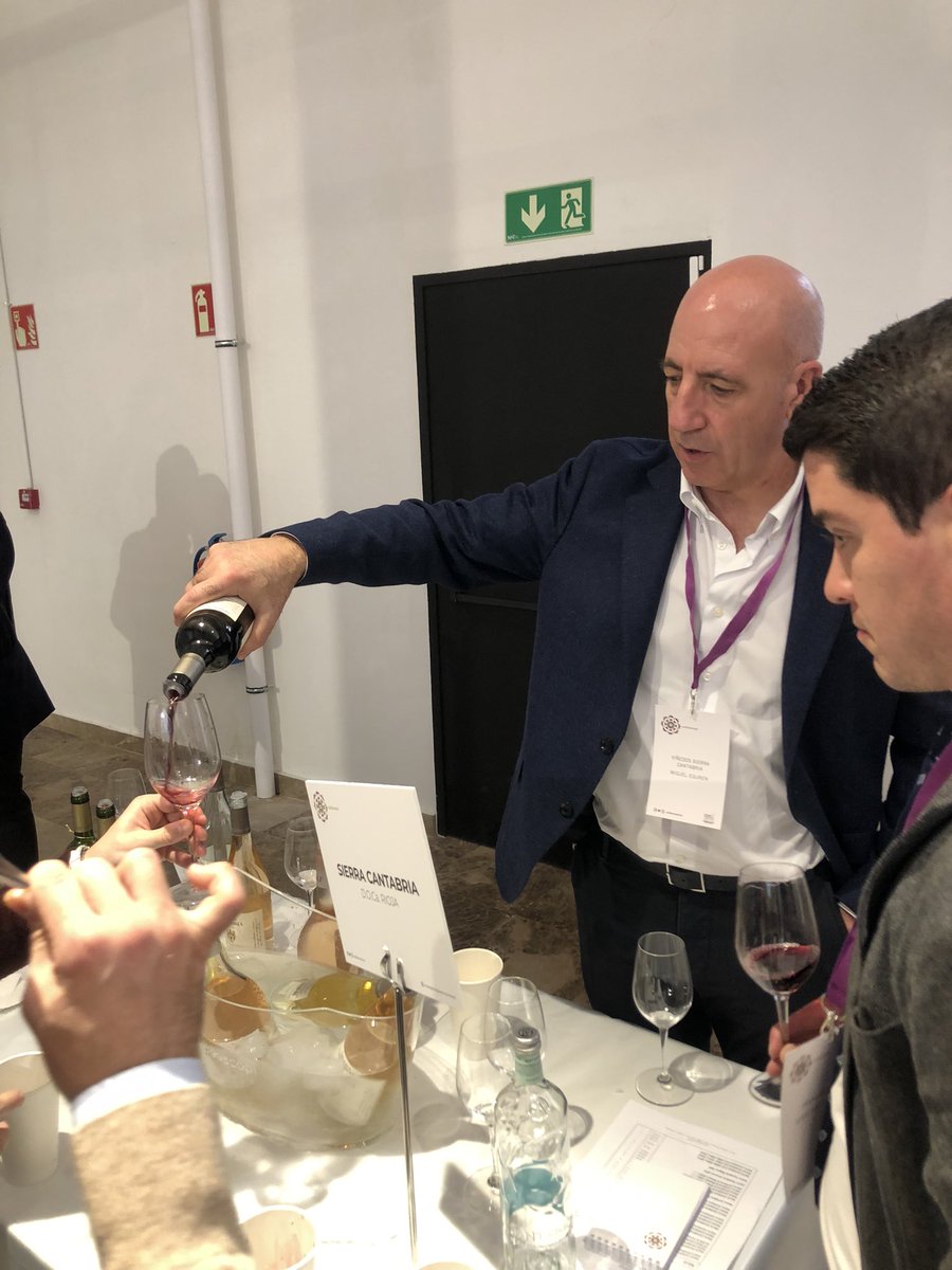 Feria de vinos de Calidoscopi Madrid

#winetasting #eguren #wineevent #winedegustation #sierracantabria #winelover #wineintube #topwine