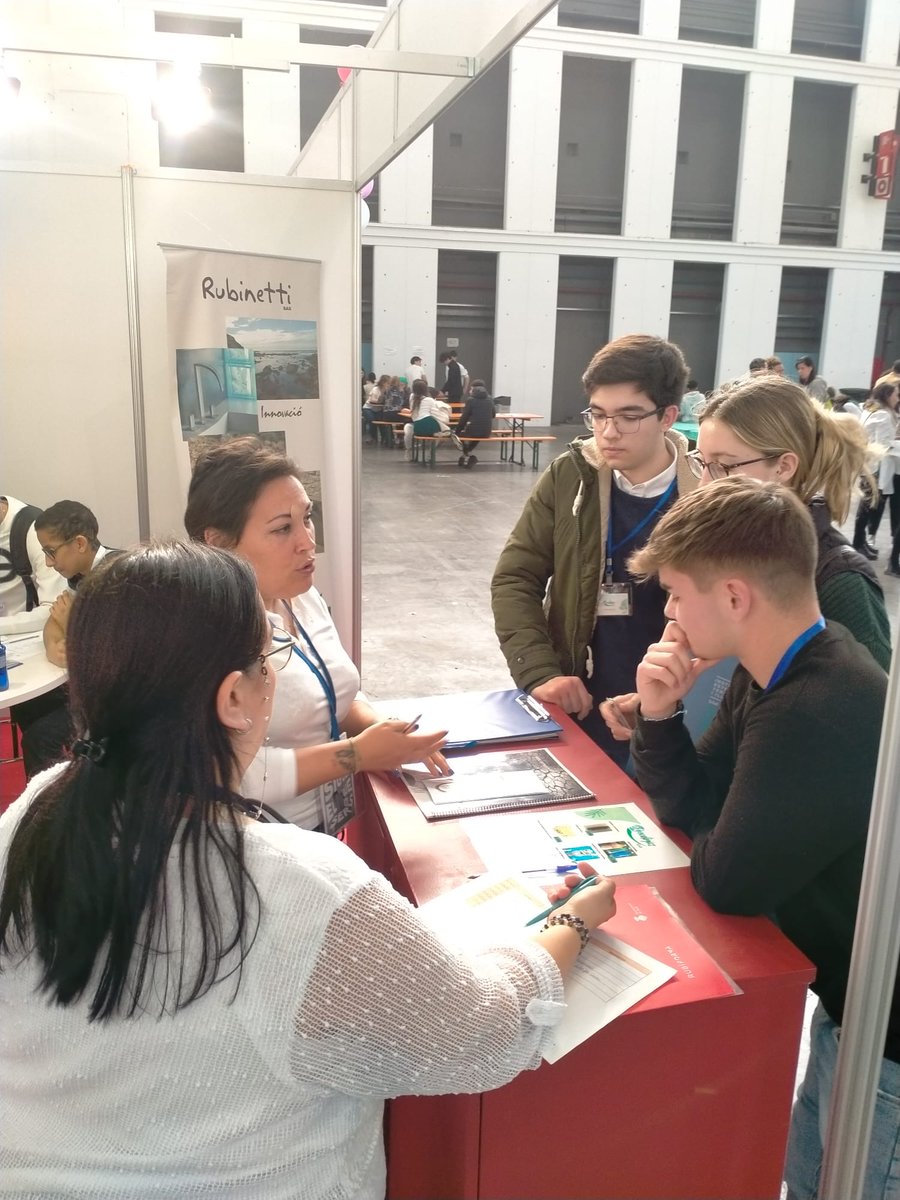 iesteveterradas's tweet photo. Tots els grups de la família d'administratiu que treballem tot l'any amb la Simulació empresarial, hem participat a la Fira d'Empreses Simulades de la @FundacioInform al @SaloEnsenyament a @Fira_Barcelona
Una experència genial!! https://t.co/2IRLGcc6l2