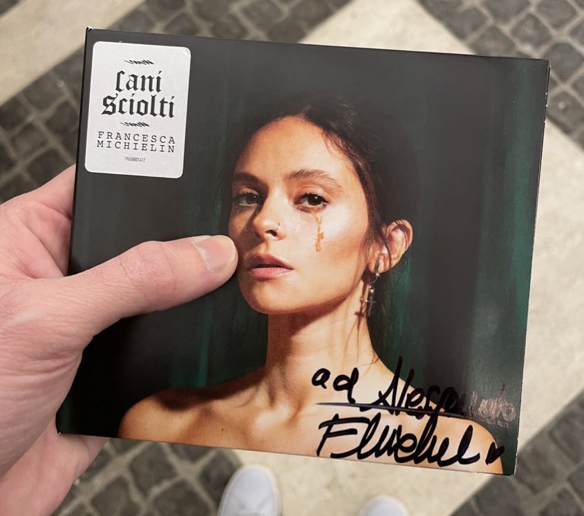 Aletvr92's tweet photo. Finalmente ho avuto l’opportunità di poter incontrare un’artista semplicemente formidabile, che grazie ad #XF seguo e ammiro dal “giorno zero”. 2/2 in Sardegna. 🙌 #canisciolti @francescacheeks 💚🖤 https://t.co/p4fRuaV2My
