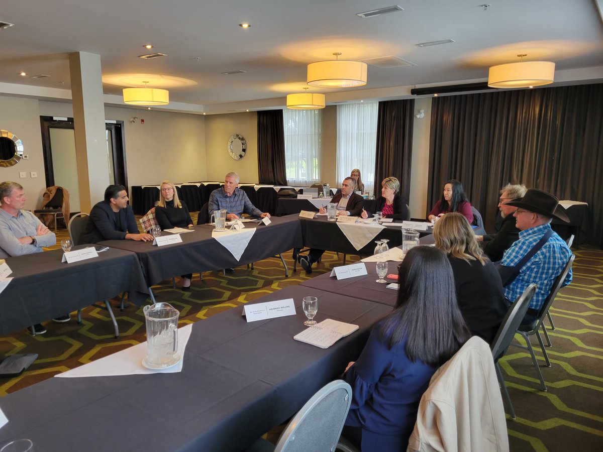 mclaudebibeau's tweet photo. While in #AB and #CB, I discussed our future #SustainableAgCanStrategy with producers from all walks of life🌱

Want to contribute? Producers in #QC #NB #NS #PEI #NL are invited to do so on March 20 from 12pm - 3pm EST.

👉https://t.co/1eMBBnLd7n https://t.co/aPdlmSimuO