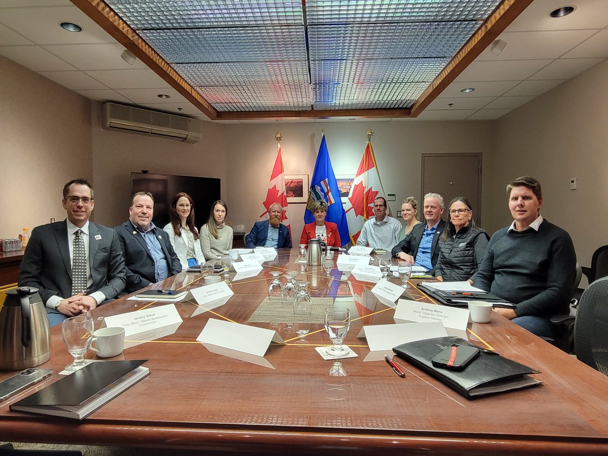 mclaudebibeau's tweet photo. While in #AB and #CB, I discussed our future #SustainableAgCanStrategy with producers from all walks of life🌱

Want to contribute? Producers in #QC #NB #NS #PEI #NL are invited to do so on March 20 from 12pm - 3pm EST.

👉https://t.co/1eMBBnLd7n https://t.co/aPdlmSimuO