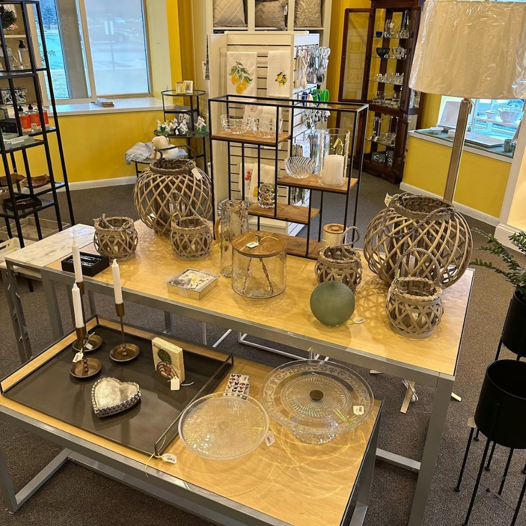 EastTowneSquare's tweet photo. the lemon tree is filled with accessories to freshen up any space in your home! 🏡 https://t.co/M8qHsZxaYv