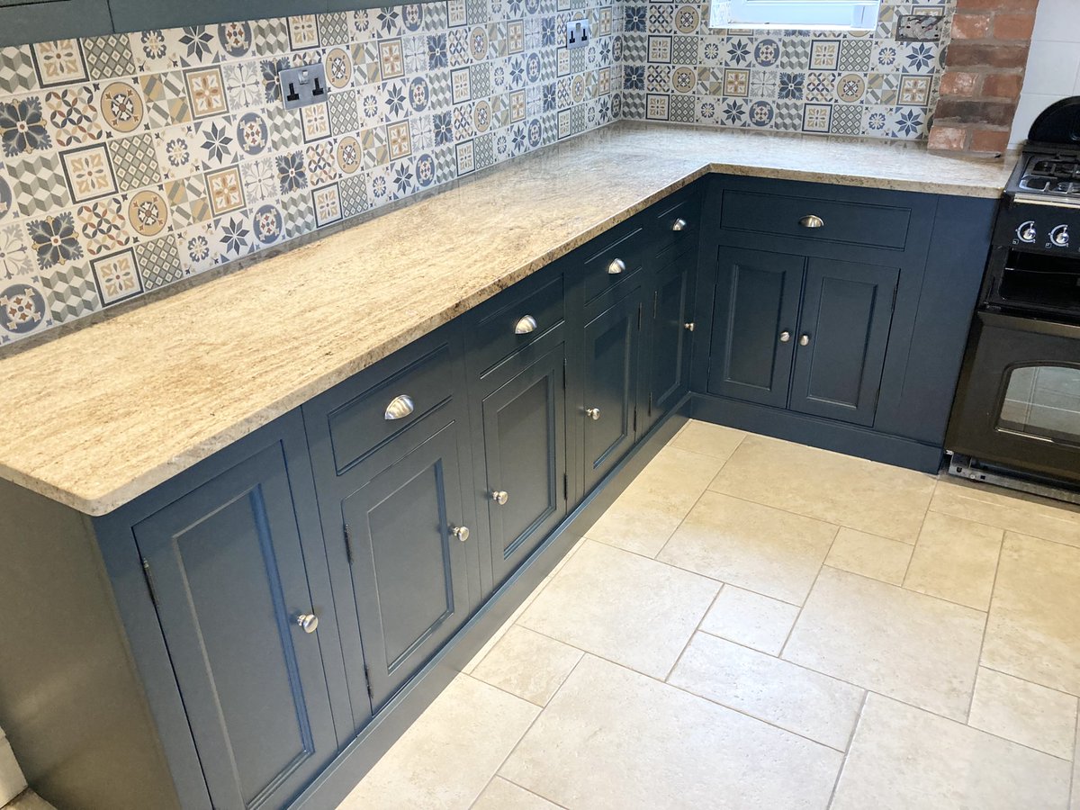 KCSUK_Ltd's tweet photo. Had a bit of a hard life this one but would be a waste to replace. But looks like new now ! 

Finished in Morrells PC and tinted in ‘Hague Blue’

#kcsuk #spraying  #spraypaintedkitchen #paintedkitchen #kitchencabinetsprayinguk 
For more info please PM or paintmykitchen@kcsuk.info https://t.co/Y3R9oo2Ba6
