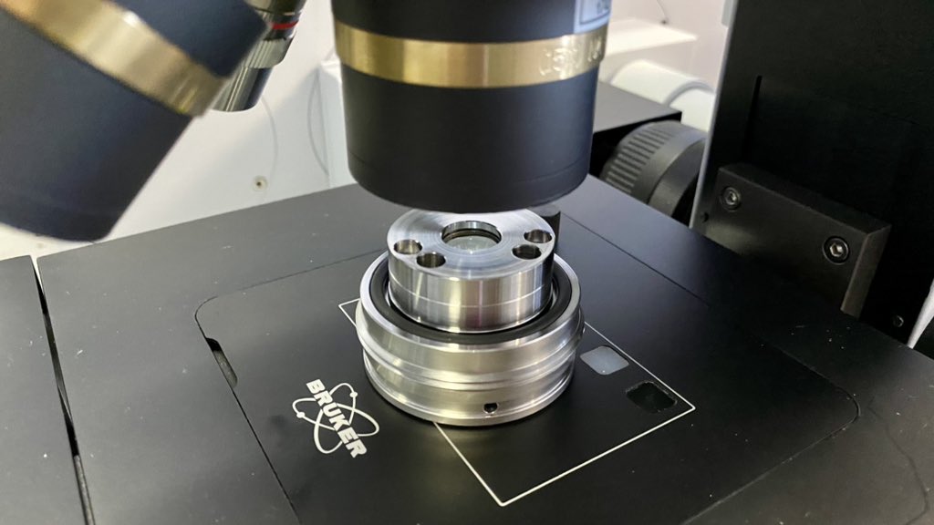 Planetguy_Bln's tweet image. In waterway 6 your can see at 4:20pm today the spectra we took at @PSL_Berlin of @haya2e_jaxa sample A112 taken by @Giuli_July @Lenrica Alessandro and Aurelie #SampleReturn #LPSC2023