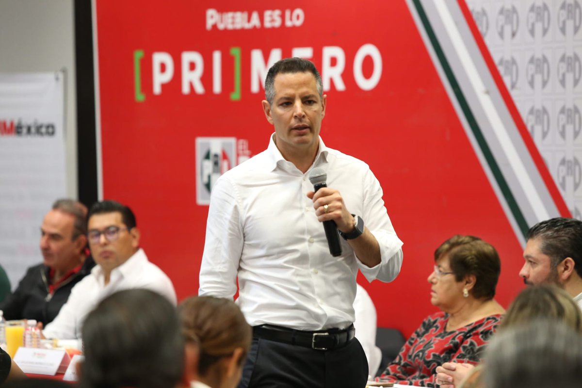 🔴🗳️ El exgobernador de Oaxaca, <a href="/alejandromurat/">Alejandro Murat</a>, se promueve en Puebla como aspirante a la presidencia del país  bit.ly/3YShZtF