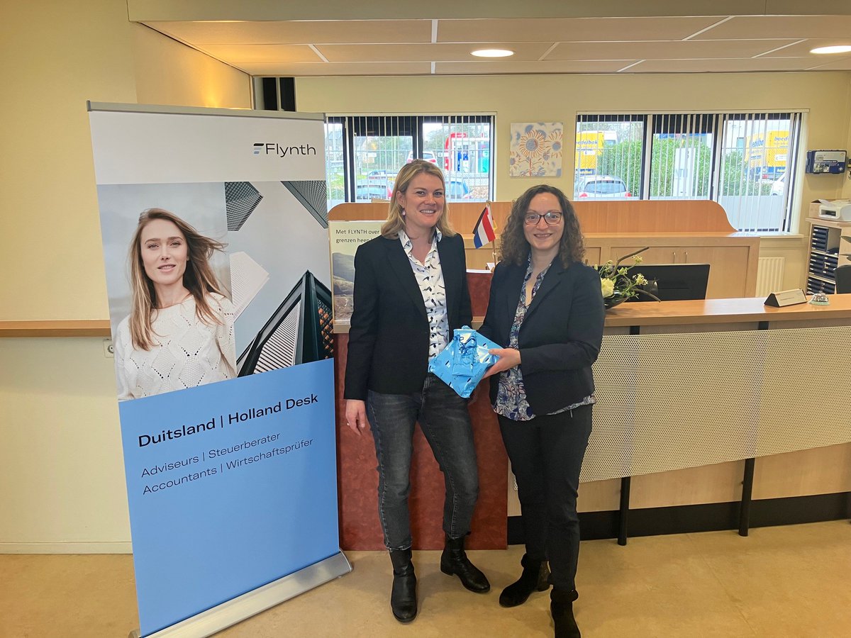 Met Flynth adviseurs en accountants over grenzen heen kijken! Vandaag was het dan eindelijk zover; prijswinnares Marleen V. van ING Nederland heeft een prachtige verrekijker in ontvangst genomen! linkedin.com/posts/tanjahoo…