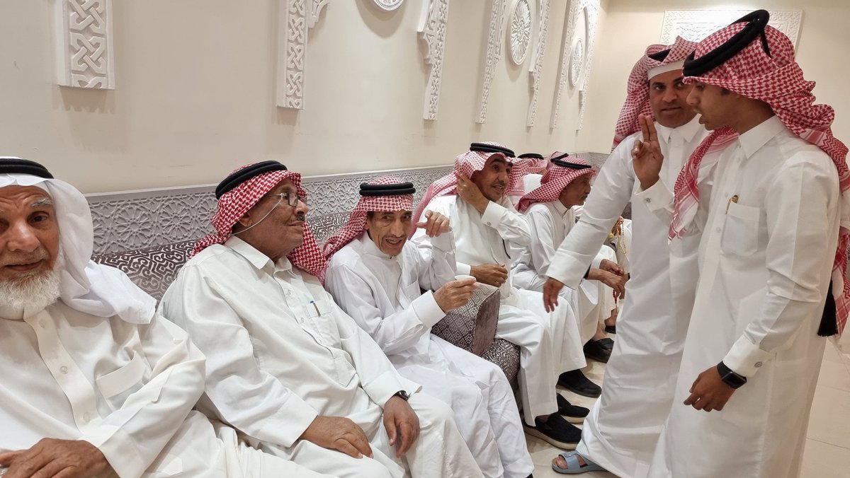 alharganksa's tweet photo. اجتمعت أسرتنا كعادتها في لقائها الدوري بتاريخ ٢٤ /٨/ ١٤٤٤هـ، باستراحة خاصة شمال الرياض بتنظيم لجنة من شباب الأسرة
وشهد الاجتماع اقبالاً من أفراد الأسرة رجالاً ونساءً كباراً وصغاراً
مثمنين كل الإسهامات والجهود المبذولة لاجتماع الأسرة وترابطها
أدام الله على أسرتنا الألفة والمحبة https://t.co/5B8J0JD535