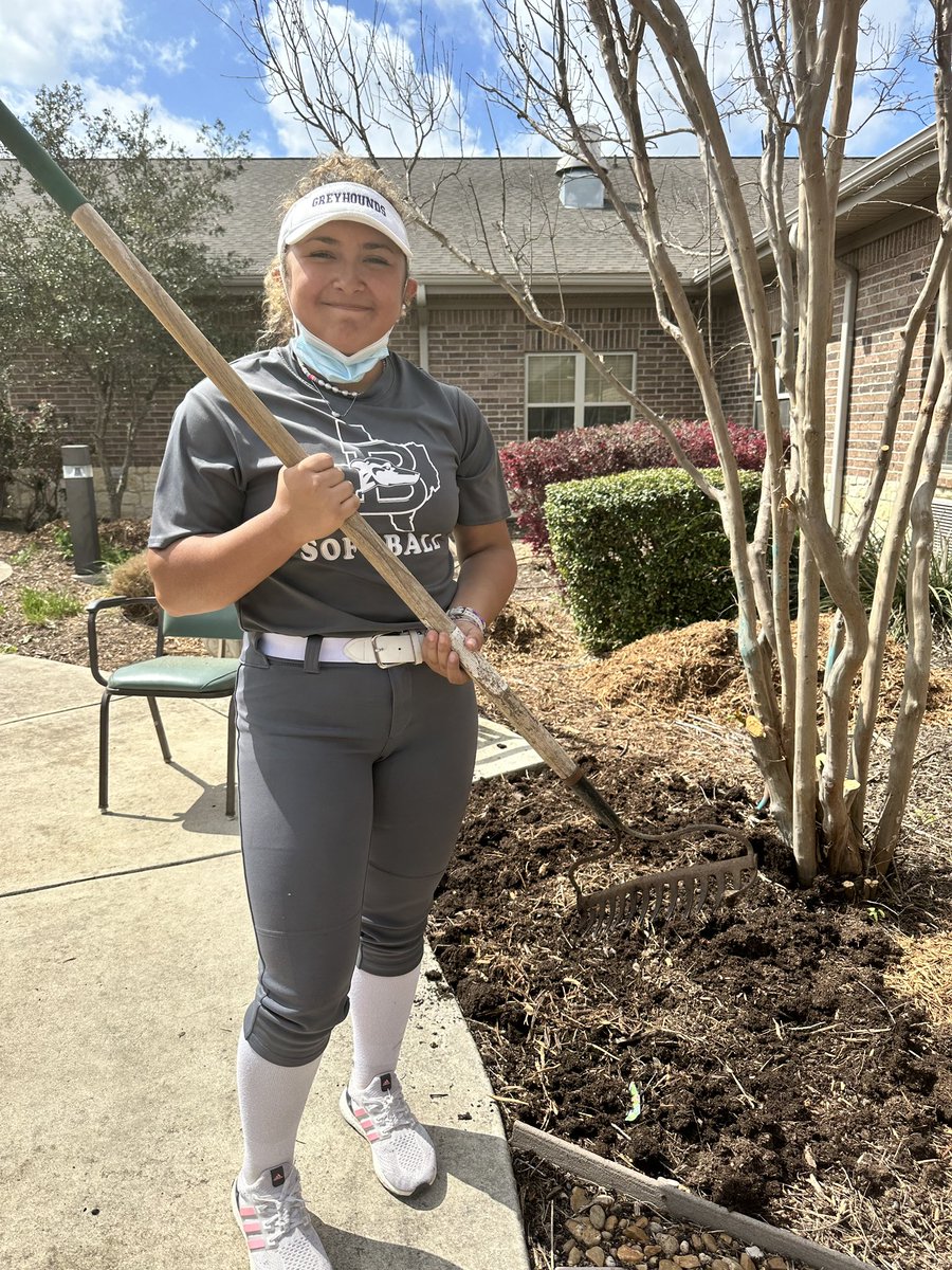 Boerne HS Softball (@greyhoundsb) on Twitter photo 🥎After practice today, we went to see our favorite fan, Mr. Steve. We visited w/ him about our season so far & helped him w/a few of his projects in the courtyard & garden.💜
<a href="/Boernehs/">Boerne High School</a> <a href="/LeechStan/">Boerne ISD Athletics</a> <a href="/BoerneISD/">Boerne ISD</a> <a href="/gohoundsgo_gabc/">Greyhound Athletic Booster Club (GABC)</a> <a href="/TexHSSoftball/">Texas HS Softball</a> <a href="/BoerneNews/">Boerne High News Network</a> <a href="/TXPrepSoftball/">Texas Prep Softball</a> <a href="/uiltexas/">Texas UIL</a> 🥎After practice today, we went to see our favorite fan, Mr. Steve. We visited w/ him about our season so far & helped him w/a few of his projects in the courtyard & garden.💜
<a href="/Boernehs/">Boerne High School</a> <a href="/LeechStan/">Boerne ISD Athletics</a> <a href="/BoerneISD/">Boerne ISD</a> <a href="/gohoundsgo_gabc/">Greyhound Athletic Booster Club (GABC)</a> <a href="/TexHSSoftball/">Texas HS Softball</a> <a href="/BoerneNews/">Boerne High News Network</a> <a href="/TXPrepSoftball/">Texas Prep Softball</a> <a href="/uiltexas/">Texas UIL</a>