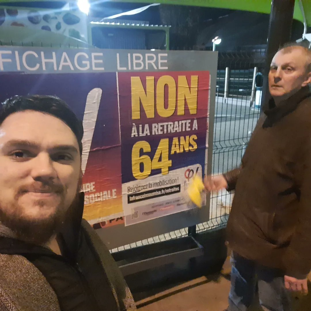GagnyI's tweet photo. Tournée collage sur les nouveaux panneaux de Villemomble avec @fi_villemomble, avec ou sans vote a l'assemblée on lâche rien ! Non à la retraite à 64 ans !

#gagny #villemomble #franceinsoumise #NUPES #retraites #retraiteà60ans https://t.co/osf7vCMhp9