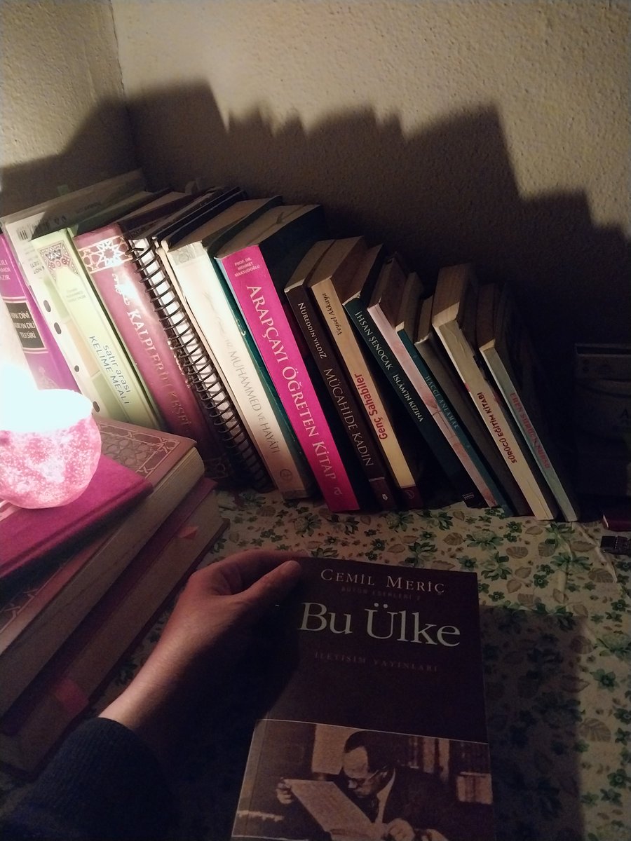 gulsimaavcil's tweet photo. "Okumak iki ruh arasında âşıkane bir mülakattır" 
Cemil Meriç 
Okumak satır aralarında gezinmek  başka dünyalar keşfetmek
 Ve okudukça iyileşmek... https://t.co/QU7FQV5oBf