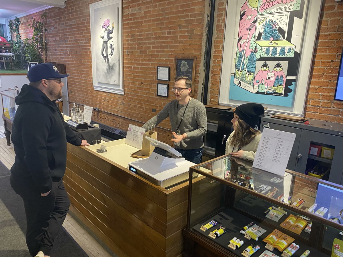 <a href="/coachjeske/">CoachJeske</a> wanted to learn more about #CBD, so <a href="/KeenanPascal/">Keenan Pascal</a> took him to #ArmstrongBlockCannabis in downtown #YEG for some good ol' fashioned #buducation. 🥦

#SupportLocal #YEGBusiness #Cannabis #CannabisIndustry #MoreThanAPlant #TokenNaturals #ShopLocal