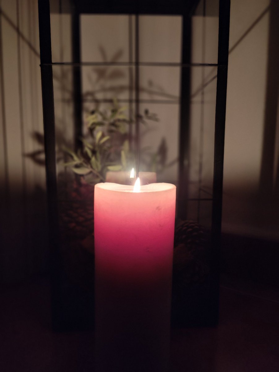 premsahistoria's tweet image. #taldiacomavui de 1938 a aquesta hora, 22:08h començaven els bombardejos a Barcelona. Jo he encès una espelma en records de els quasi un miler de morts, 5000 ferits i tota una ciutat aterrada durant 3 dies. Per ells i tots els catalans que ho van viure! #NoOblidem