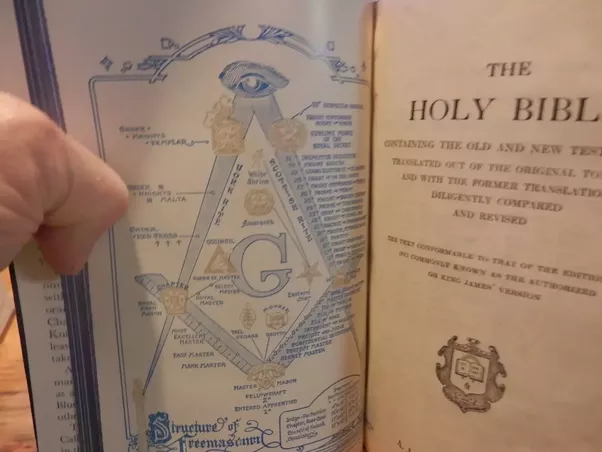 GodsMam's tweet photo. their is a king james bible in a every masonic lodge value in Gematria is 2681 https://t.co/oydLWn3oHj https://t.co/V72pHFRRCL