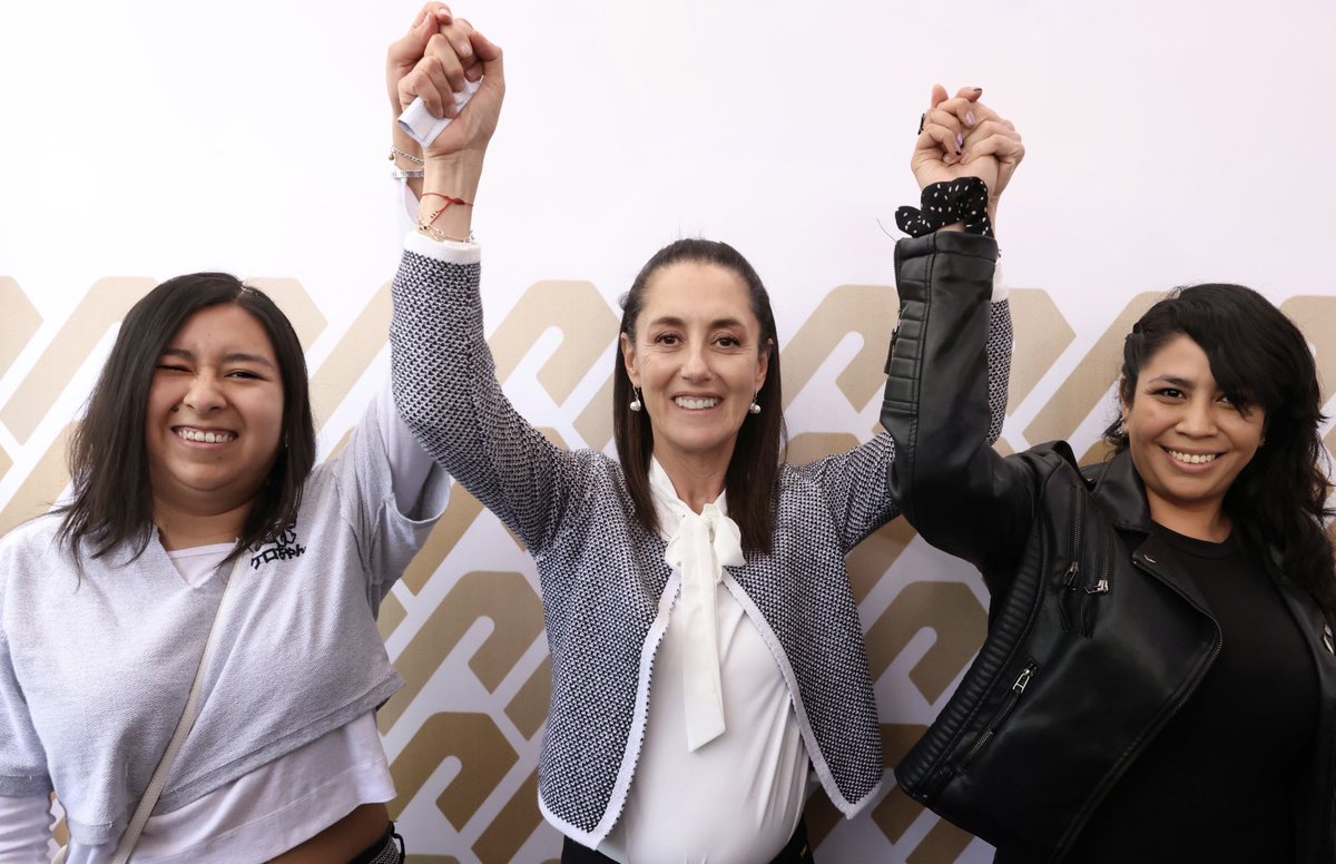 Atendemos las causas. Abrazamos a las y los jóvenes y les brindamos opciones de vida. Aquí en Tepito, escuela de programación, Karla y Marisol ya se certificaron en Meta Spark AR. 

Acércate a PILARES.