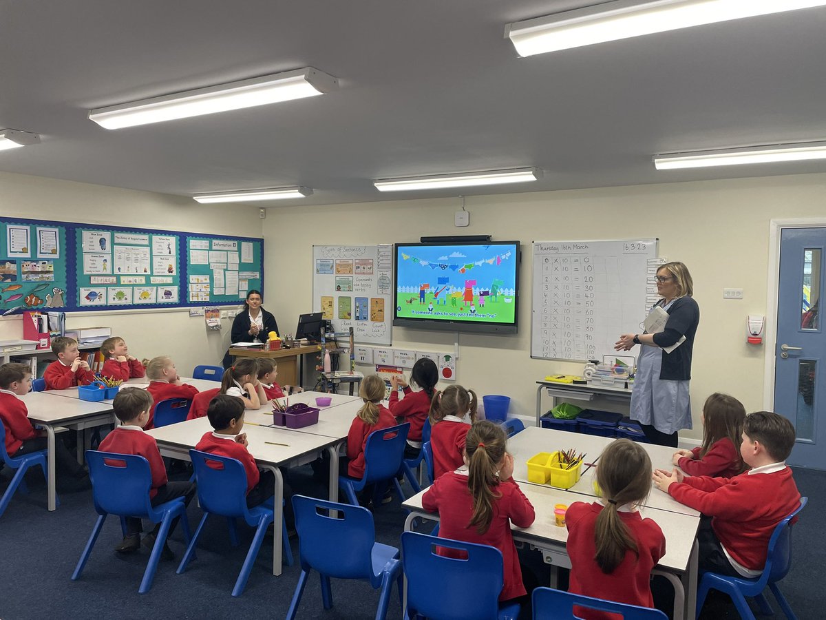 ArchibaldFirst's tweet photo. Thank you to the school nurses who came into speak to Year 2 about keeping safe. The Pantosaurus helped the children learn how to keep their bodies safe . #AFSPSHCE #NSPCC #Pantosaurus https://t.co/L0OxUZwv3C