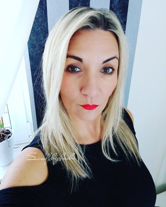 🖤💄🖤💄🖤💄🖤💄🖤
#redlios
#makeup
#thursday
#blondehighlights
#browneyes
🖤💄🖤💄🖤💄🖤💄🖤 https://t.co/jlgVoVcvJP