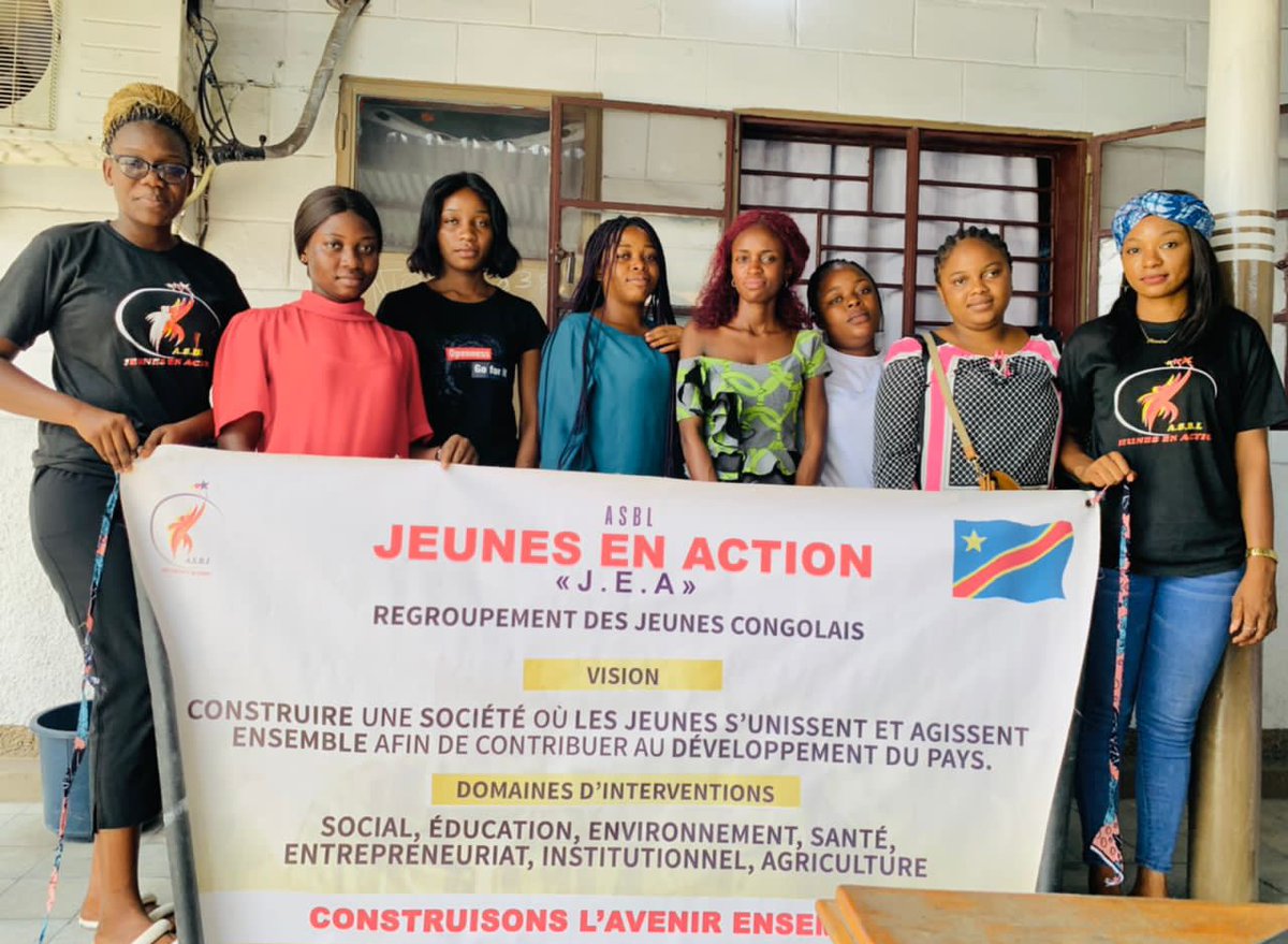 BofolaJr's tweet photo. Rdv le lundi 20/03 pour le début de la pratique pour les sacs en perle.
#Utilisons #Made in RDC
#Initiative des jeunes femmes #Auto-prise en charge par l'entrepreneuriat
@DeniseNyakeru @tisyamukuna @Sharufa_ @Mme_Tende @colette_tshomba @ChristelleVuan1 @makualaerick2 @FnjecR https://t.co/SCZBEHAXhk