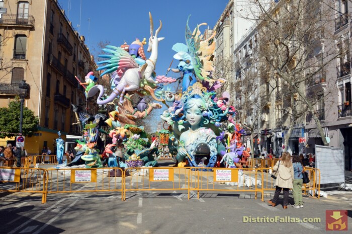 distritofallas's tweet photo. Exposición gana por primera vez en sección especial
https://t.co/m1Nyg3xSPv
#Falles #Fallas #Falles2023 #Fallas2023 #JuntaCentralFallera #Premios #València https://t.co/VW6qbJg239