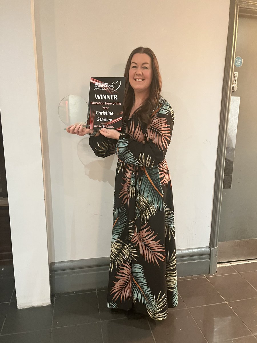 KelSmi_'s tweet photo. 💫 CONGRATULATIONS 💫 Well deserved @MrsStanleyPHS @PenkethSchool EDUCATION HERO OF THE YEAR! https://t.co/MJTKdnk0KW