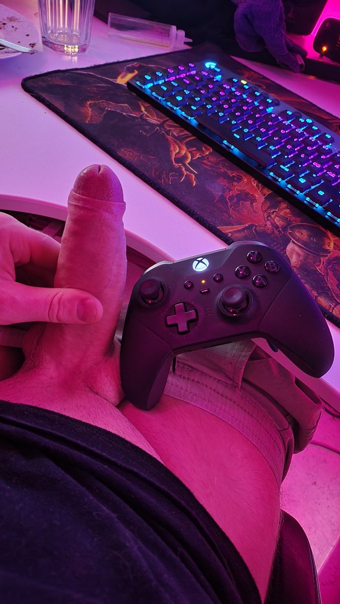 Slyfox_AD's tweet photo. @Kinkypinkkittyy Not vest as i couldnt find the one i was looking for but this one is decent https://t.co/xhrjdROany