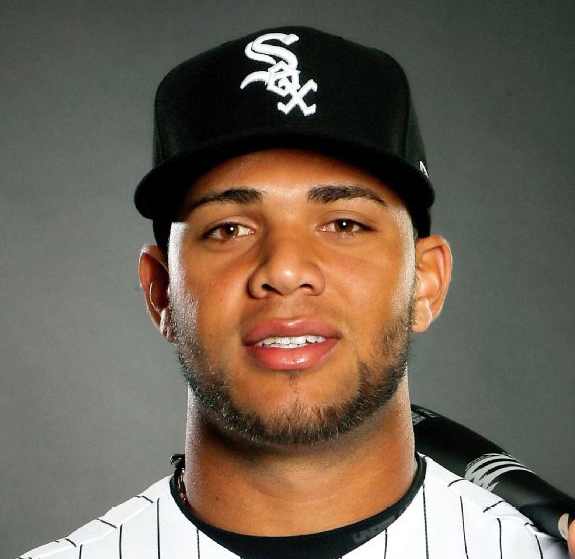 BellaLula20's tweet photo. 🇨🇺 #TeamYuca
Los nostálgicos del picadillo de soya 🤮
Yoán Moncada y Luis Robert juegan en el Chicago White Sox.
Roenis Elías y Yoenis Céspedes exjugadores de las MLB.
#MiamiPaLaCalle🔥🔥🔥
AL EXILIO SE RESPETA. https://t.co/Gns61MkoPY