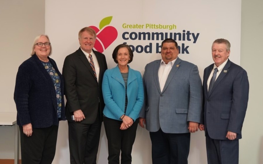 PghFoodBank's tweet photo. Have you been affected by the ending of SNAP Emergency Allotments? We can help!
💗 
@PADHSArkoosh, @SenatorBrewster, @RepGergely &amp; @ACE_Fitzgerald visited us &amp; spoke about the support we can provide.

Get Help 👉 https://t.co/gMTYocoLTL
More Support 👉 https://t.co/CEEVJlb1yz https://t.co/bGy1H3feWX