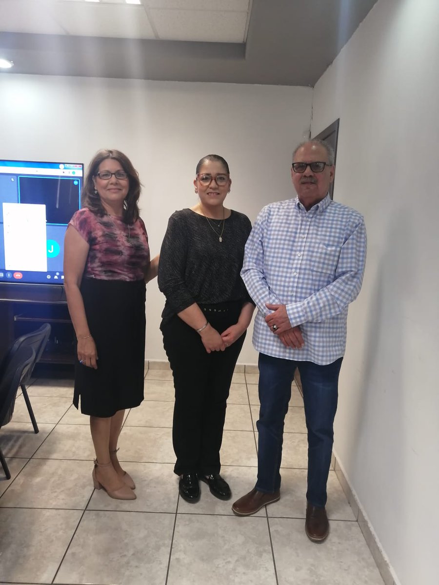 JuntaCaminosES's tweet photo. En el marco de las actividades del Dia Internacional de la Mujer, hoy la #JCES capacito a su personal en el tema "Derecho de las Niñas, Adolescentes y Mujeres" impartido por la Lic. Ana Delia Corona Dir. de Asuntos de la Mujer y Equidad de Genero de @cedhsonora 
@lalopachecog https://t.co/9jTZBCSm7K