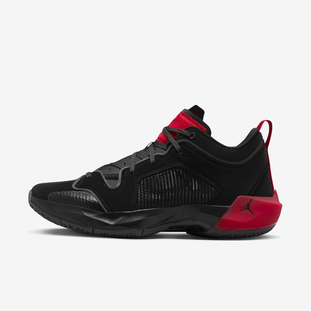J23app's tweet photo. Official Images: Jordan XXXVII Low "Black/Red" https://t.co/QwKKRI4ZK1