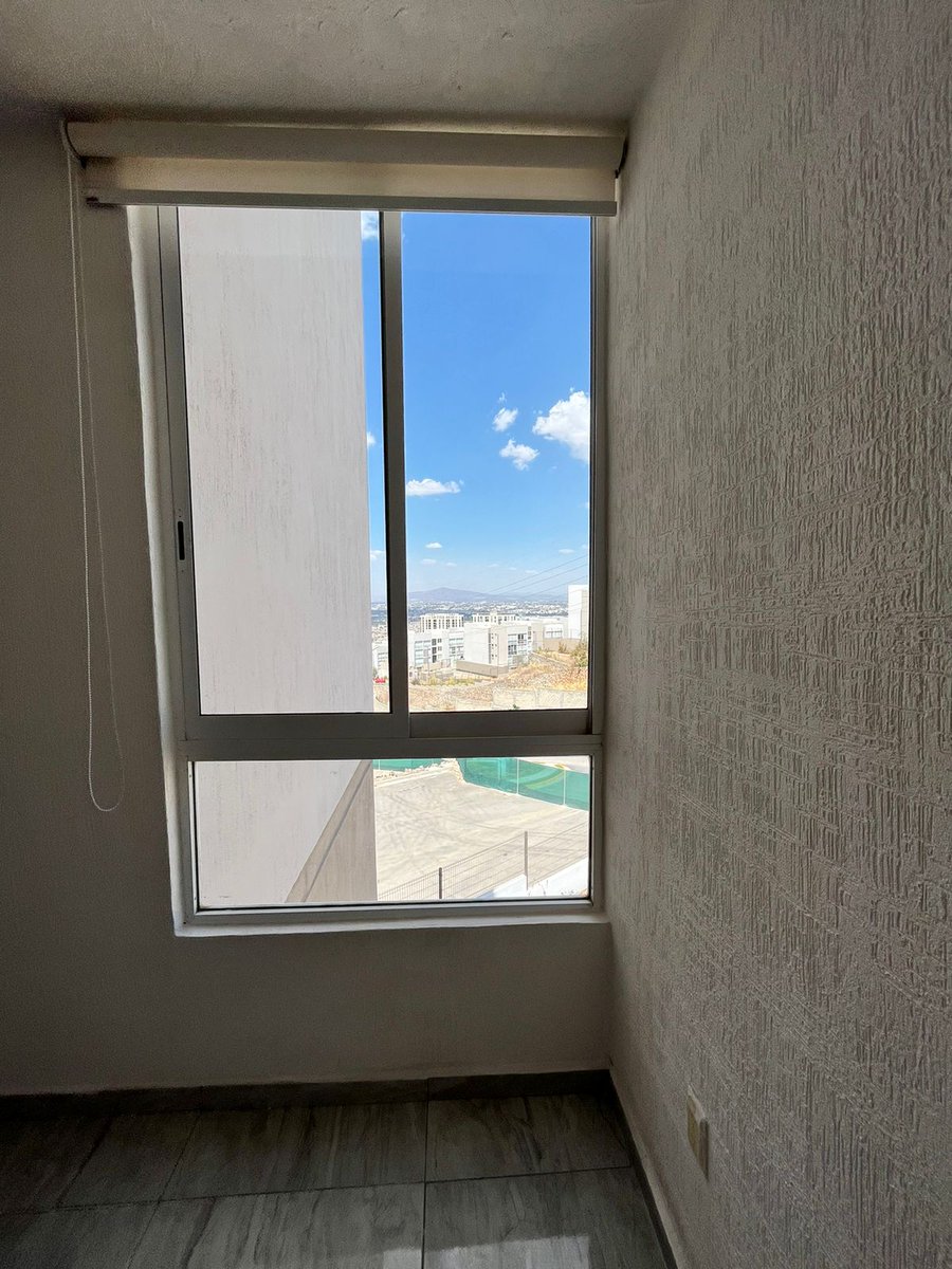 PacoPicazo4's tweet image. 🚨 SE RENTA 🚨 
Departamento de 2 cuartos, 1 baño, cocina intregal equipada, lavasecadora incluida, con vista a la ciudad, seguridad privada, caseta de vigilancia alberca y casa club.

Ubicado en Av Terralta #140
Colonia Terralta Monte Fuji, a 15 minutos de Lázaro Cárdenas