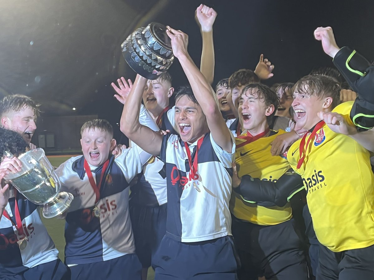 UlsterHockey's tweet photo. Wallace HS are the champions of the John Minnis Burney Cup.

Congratulations to @WallaceHigh !

Wallace - 1
Campbell - 0 https://t.co/fCOmD1pgs2