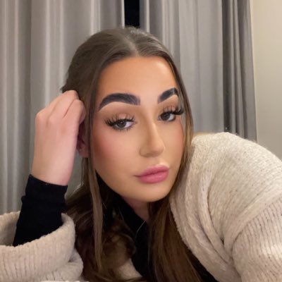 Holly tweet media
