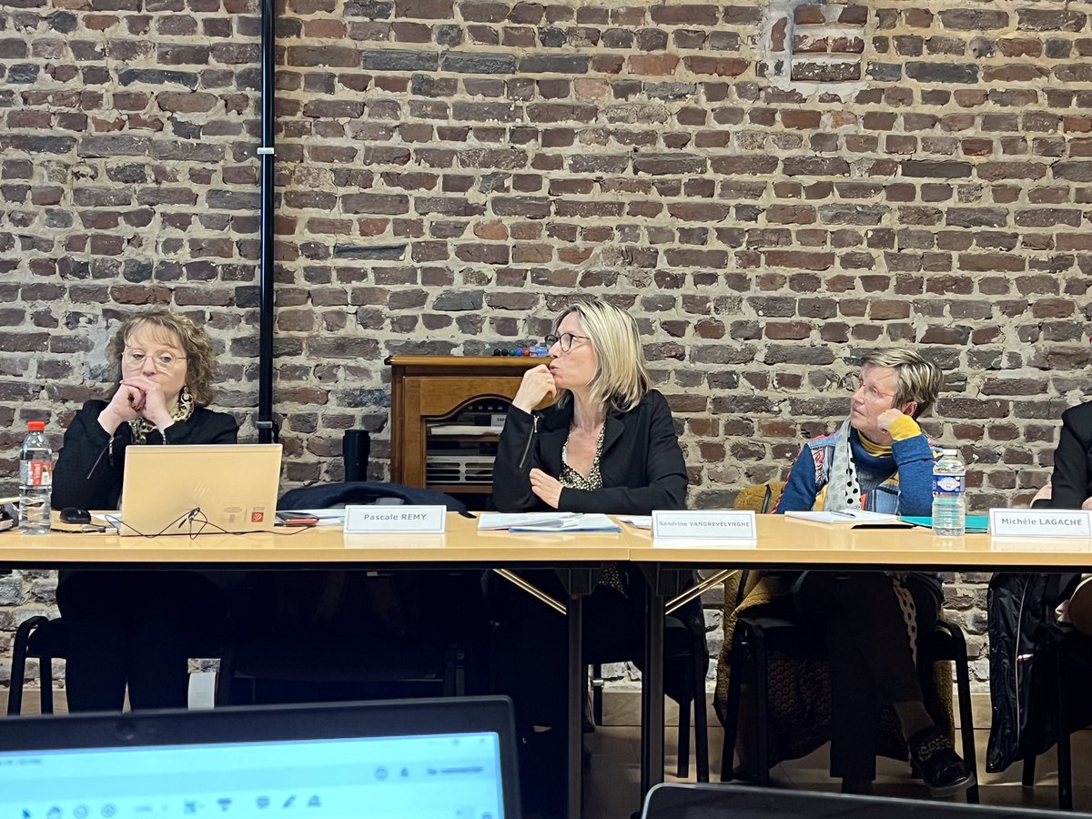 stephaneledez's tweet image. Ce soir, c’était le CA de la #SLE #Flandre de la @CEHDF : accueil à la #FermeSenechal par #GenevieveSerrure Présidente de #souriresdautistes une association &amp;amp; un projet soutenus par la #FondationCEHDF #Plusquunebanque @Caisse_Epargne @_MathildeRoy @LaurentRoubin @LamblinPhilippe