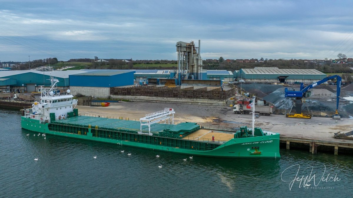 UK_Shipspotter's tweet photo. โArklow Cloudโ at the Port of #Ipswich 16 March 2023
Pictures taken by and shared with the permission of #jeffwelch #jwshippingphotography
#havenports #hpsuk #felixstowe #harwich #mistley #arklowcloud #arklowshipping #abpipswich #clarksonsportservices https://t.co/IObJbDky2R