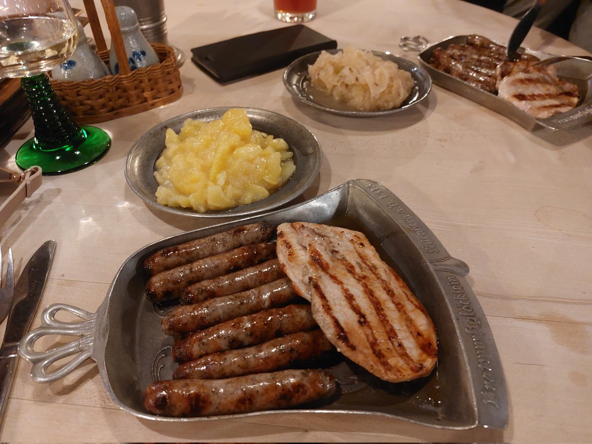 AnnAnnie84's tweet image. Arrived in Nuremberg this morning, been a very nice day! #Weekender #Germany #Springtrip #Nuremberg 🇩🇪