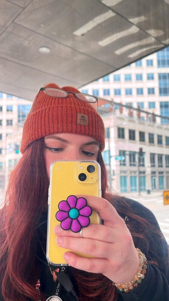 new yellow iPhone is cute🌼