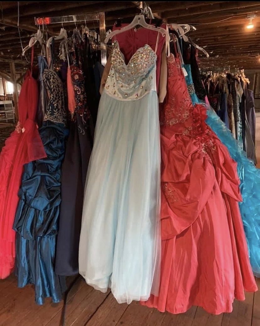 Check out the H4M Prom dress event that @HeartForMonroe is putting on Saturday, March 25th. The reason behind this event is to provide junior and senior girls in need, FREE prom dresses! Check out heartformonroe.com to learn more. @tigerimpactnil