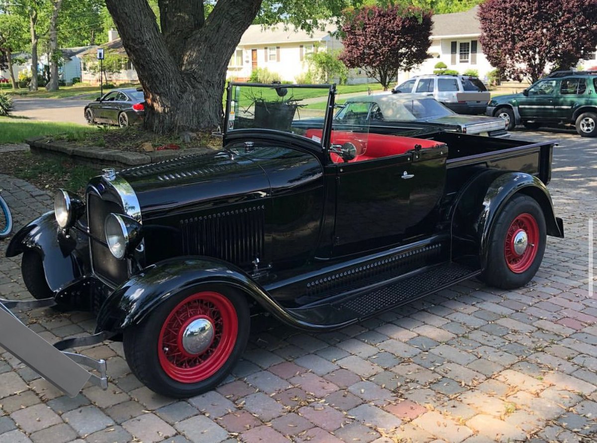This seems like fate to me…

@WaltsVault_NFT seems to be taking place in the year 1928…🪄

Pictured is my family 1928 Ford Model-A… 🔥

I can picture Merkel and Felix riding around Chicago in style… 💨 

#WaltsVault #NFTs <a href="/Cohl_world/">Cohl World</a>