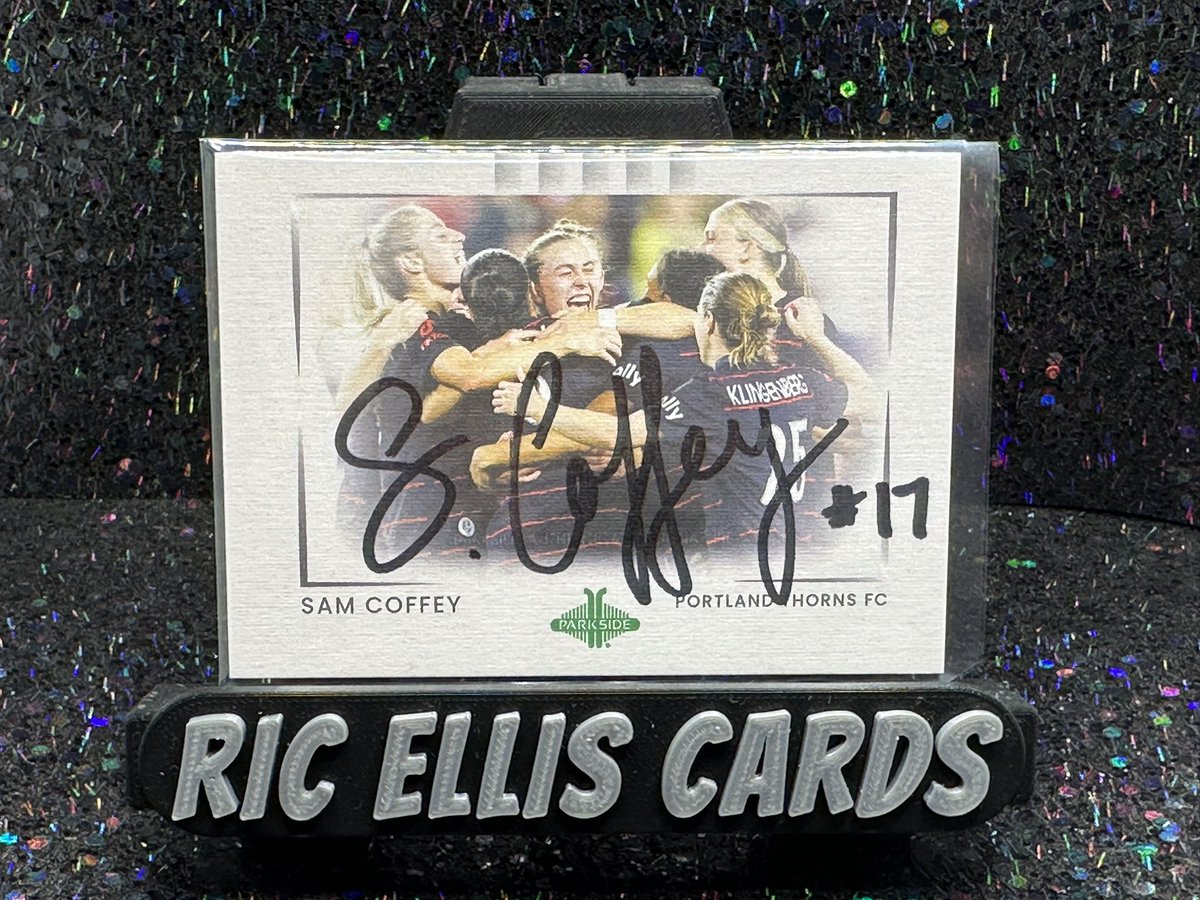 RicEllisCards's tweet photo. Some solid hits from my @ParksideCards Paramount boxes. Go join the #ChibiClub for exclusive discounts and access! #showmeyourChibi https://t.co/BRf6uBwwj3