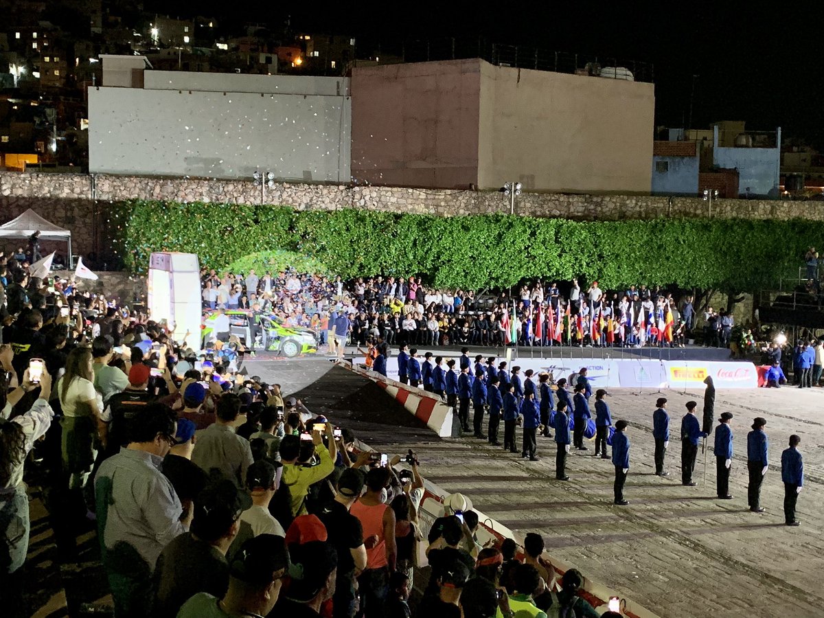 Femadac's tweet photo. Bandera verde 🟢🟢🟢
Arrancada ceremonial del @RallyMexico en la Alhóndiga de Granaditas en Guanajuato.
¡Se siente el @OfficialWRC! #RallyMex https://t.co/4rx9p7pFgV