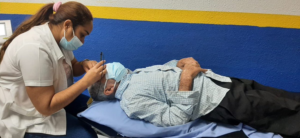 RedsommSV's tweet photo. Hoy se volvio realidad el milagro para estos salvadoreños con problemas de ceguera, victima del abandono del gobierno de #elsalvador https://t.co/uzZ9Qg2Wgg