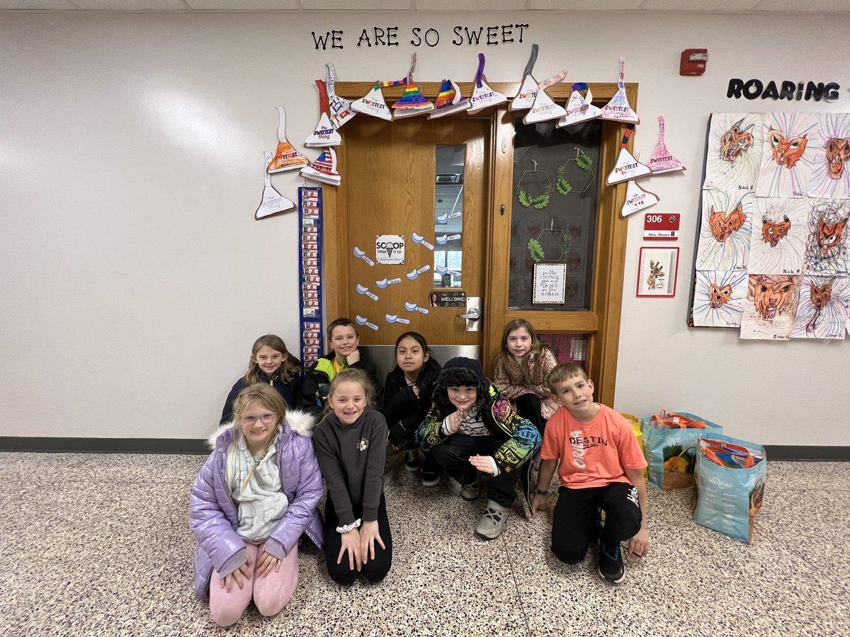 SCOOP THERE IT IS🍦
Missing a few but they have mastered their 0-12 multiplication facts before Spring Break!