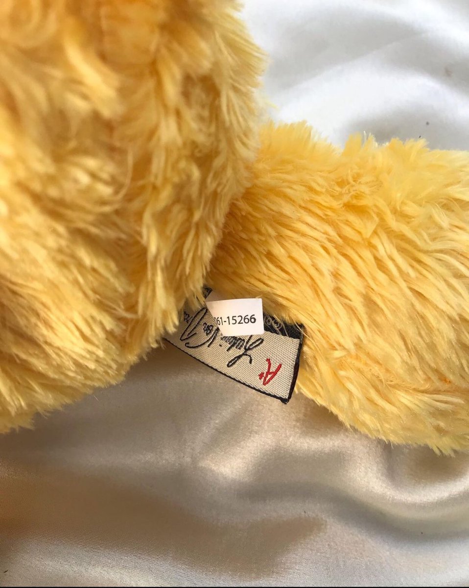 tagatookshop's tweet photo. น้องหมีพลูโต💛
ใส่เน็กไท สามารถถอดได้นะคะ✨

Size : 35 cm
Price: 300 thb

🏷Disney
ตำหนิ :-

———————————————
#pluto #plutounibear #unibear #ยูนิเเบร์ #ยูนิแบร์ั #ยูนิเเบร์ #พลูโต #พลูโตที่รัก #plutomickey https://t.co/F9NjUBgAvF