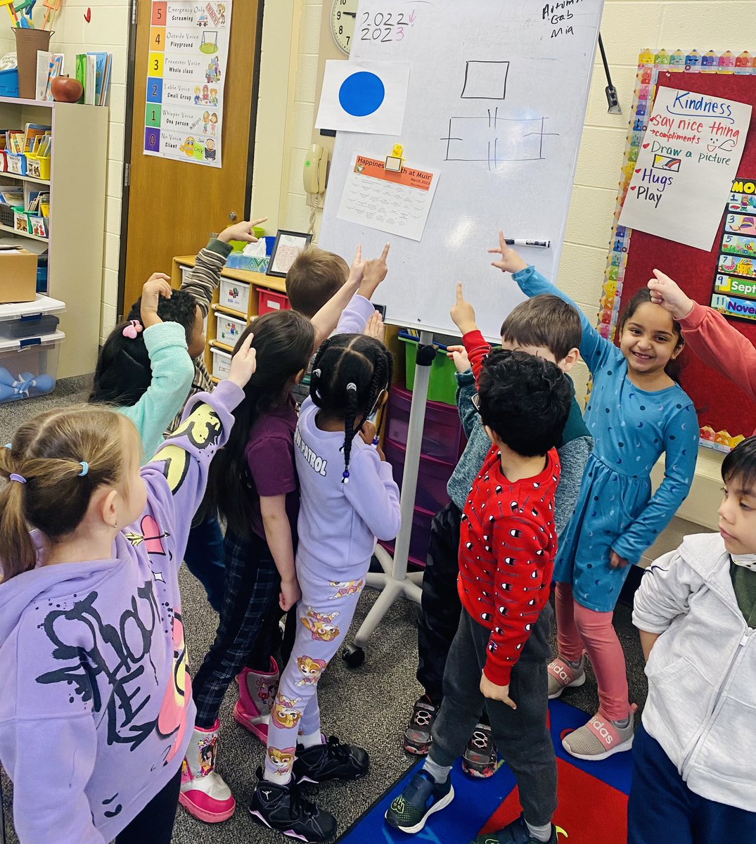 MrsDoyleSD54's tweet photo. 4 Corners Shape Riddles #2Dattributeriddles #mathisfun #havefunlearning #muirmoments #wearemuir #walkproud https://t.co/ux0wBSGC1A