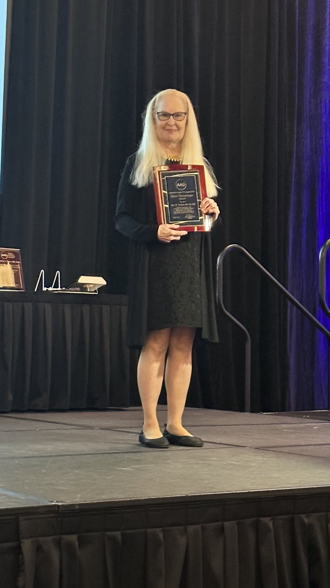 JosephMerolaMD's tweet photo. Two phenomenal mentors: AAD Master Dermatologist Award (Dr Alice Gottlieb) ⁦@AADskin⁩; Dr Andrew Franks Lifetime Achievement Award ⁦@MedDermSoc⁩ and mentee Emily Baumrin young investigator award ⁦@MedDermSoc⁩ ⁦⁦@EmilyBaumrinMD⁩ https://t.co/uQN6EBqio6