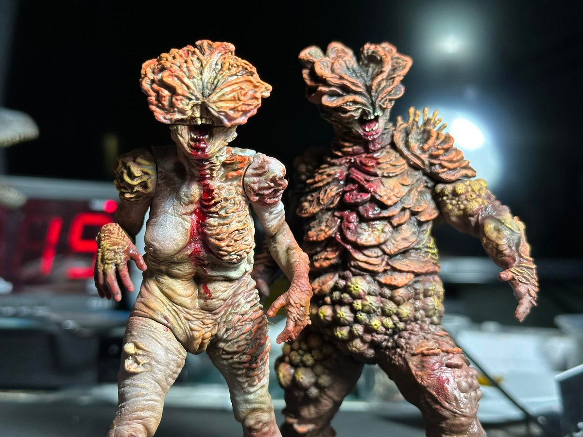 14-15 cm ขนาดกำลังดีใครสนใจรายละเอียดมาเร็ว ๆนี้ครับ 
#bloater #Clicker #thelastofus #Fanart #3D