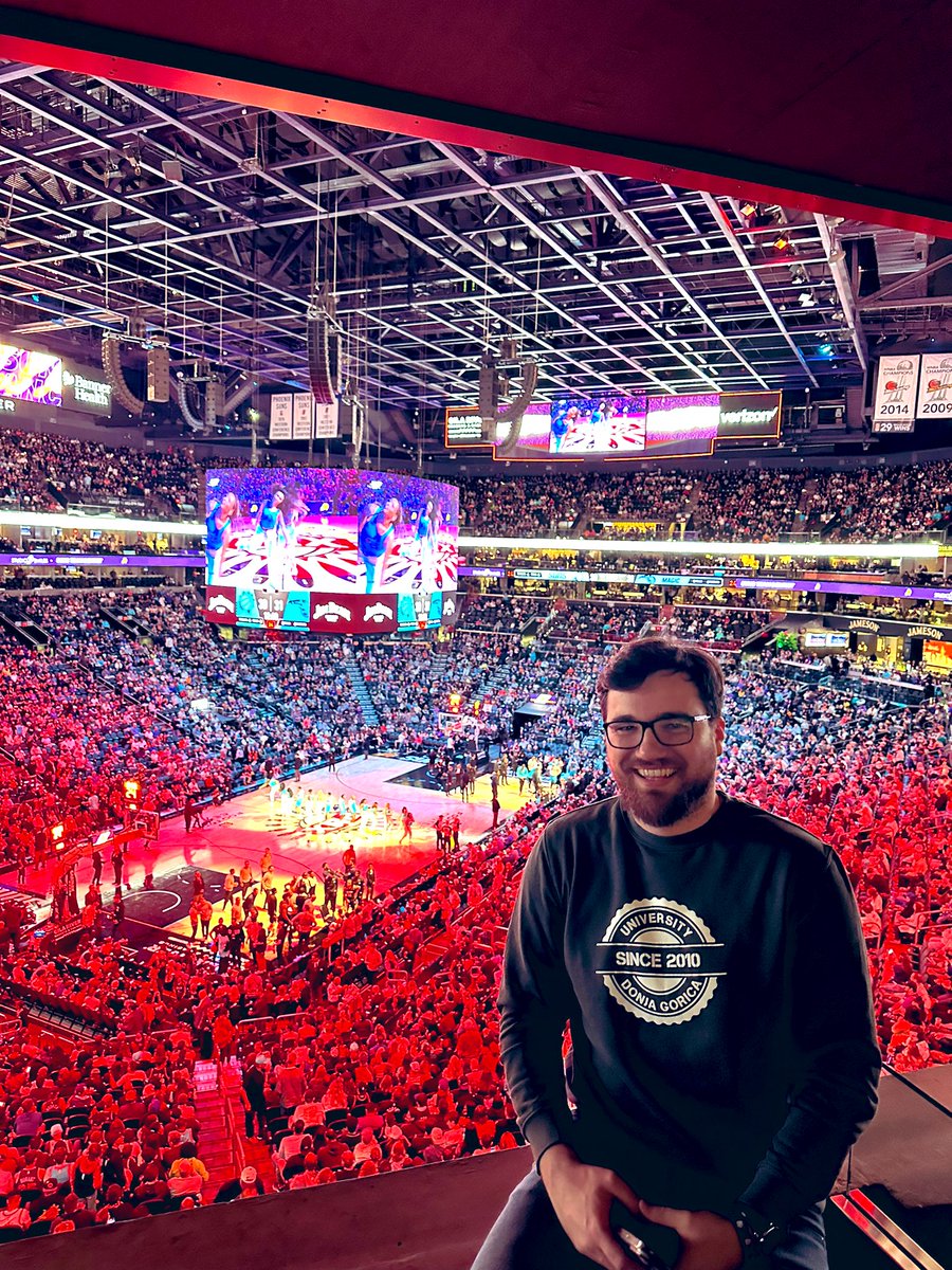Marko_Nisavic's tweet photo. Could get used to this. :) @UDG_Montenegro @ASU #digitalden @Suns https://t.co/IJPCKZ2V5x